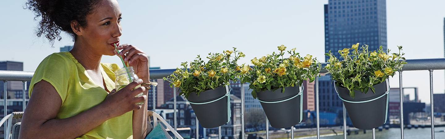 loft urban balkon potholder weiss